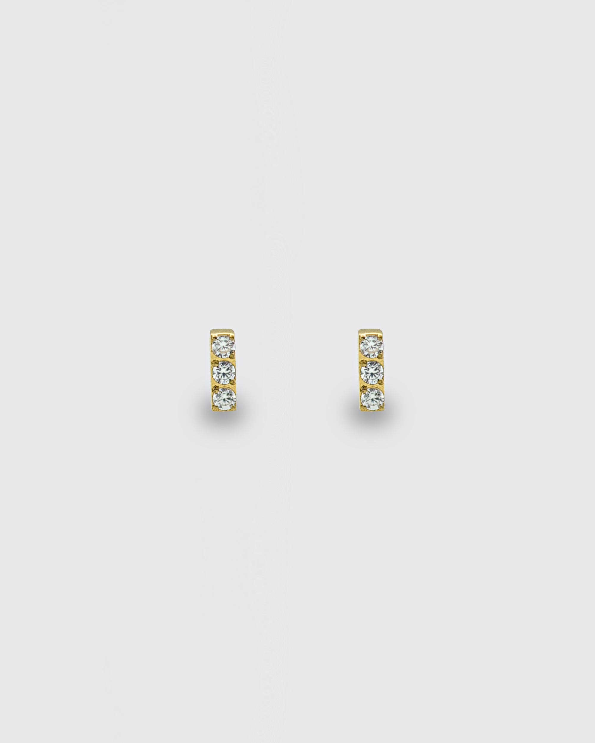 Piercing oro 24k PVD y circonitas blancas engastadas