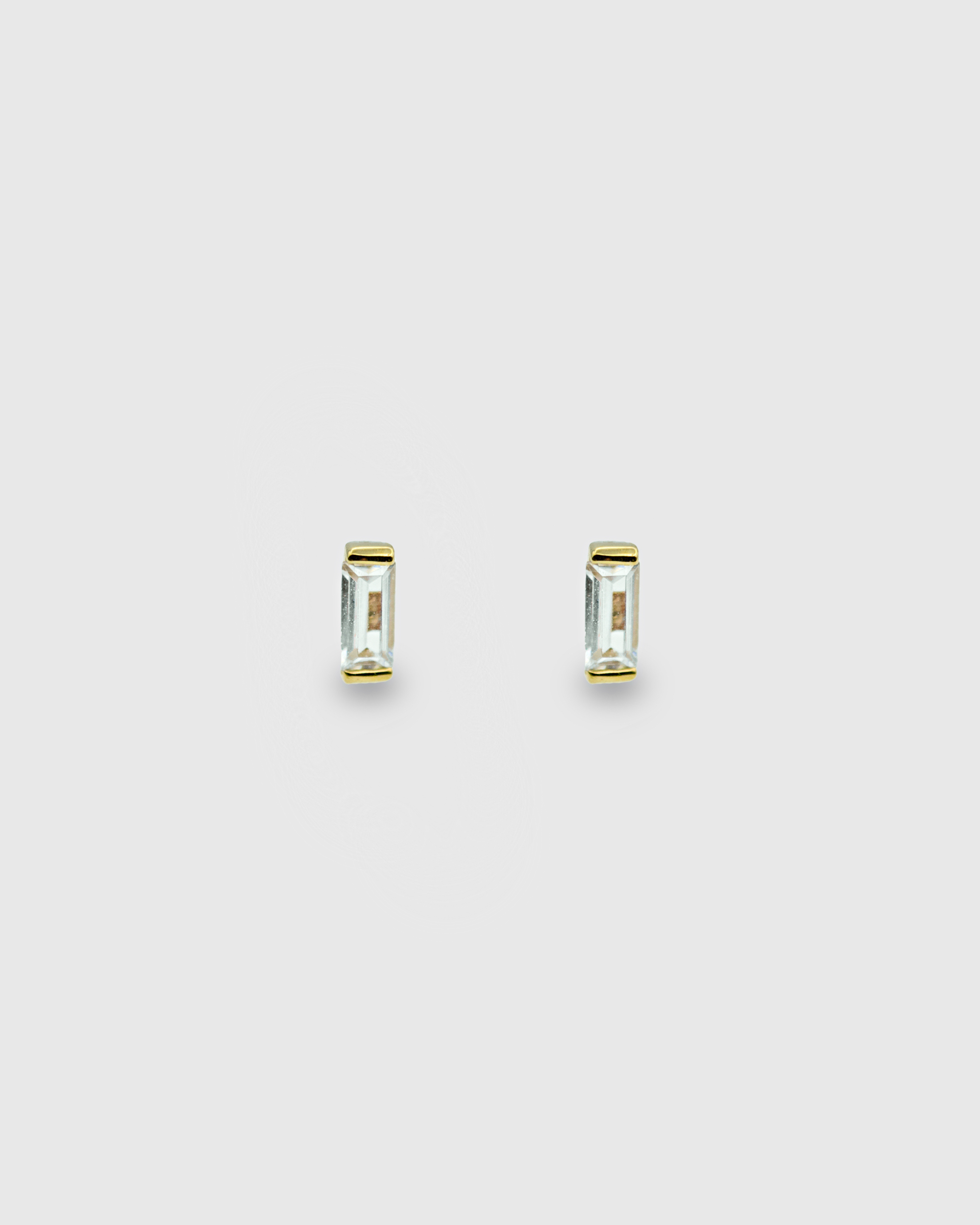 Piercing de oro sólido 14k con circonita rectangular