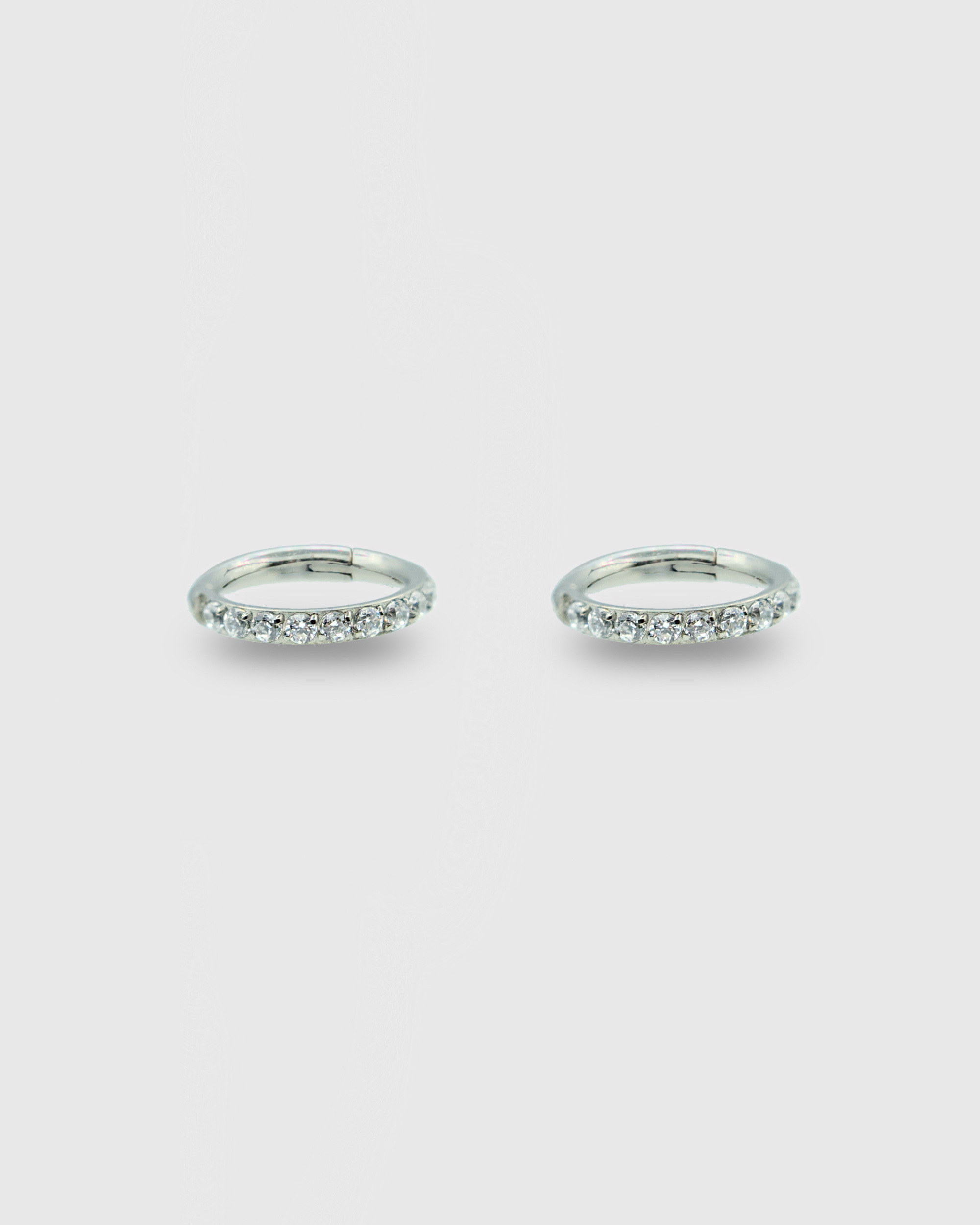 Titanium ring with cz