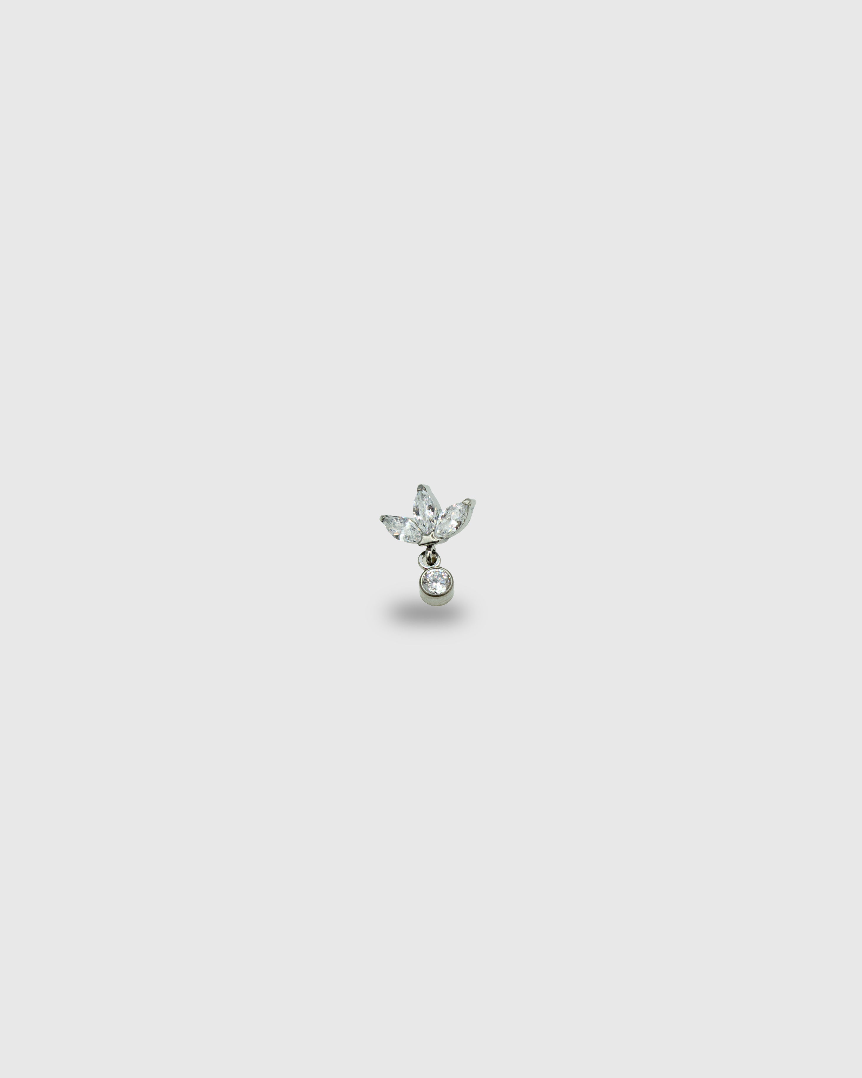 Piercing de titanio trio de circonitas marquise y colgante
