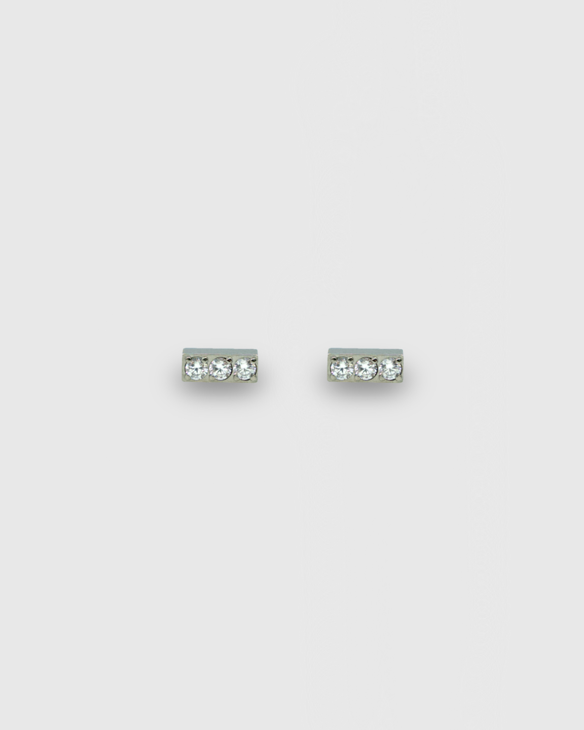 Piercing de titanio rectangular con circonitas