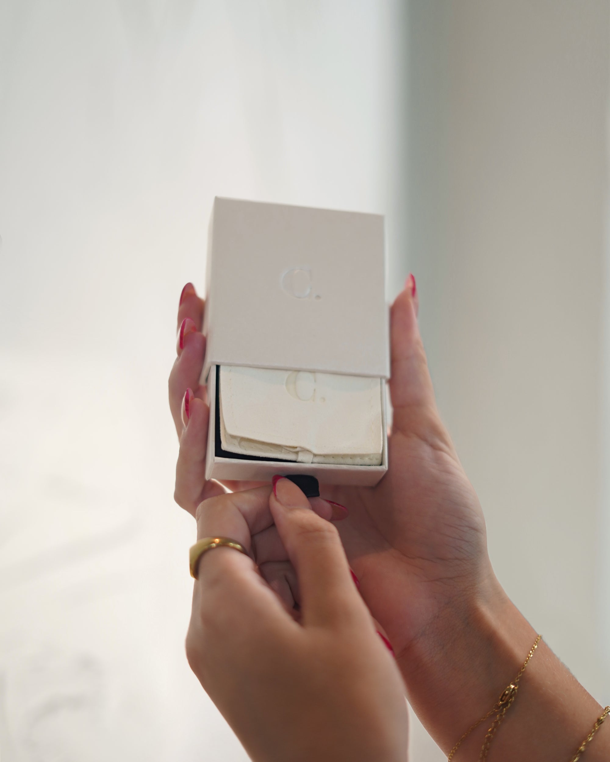 Aro Luna creciente oro 24k PVD y circonitas