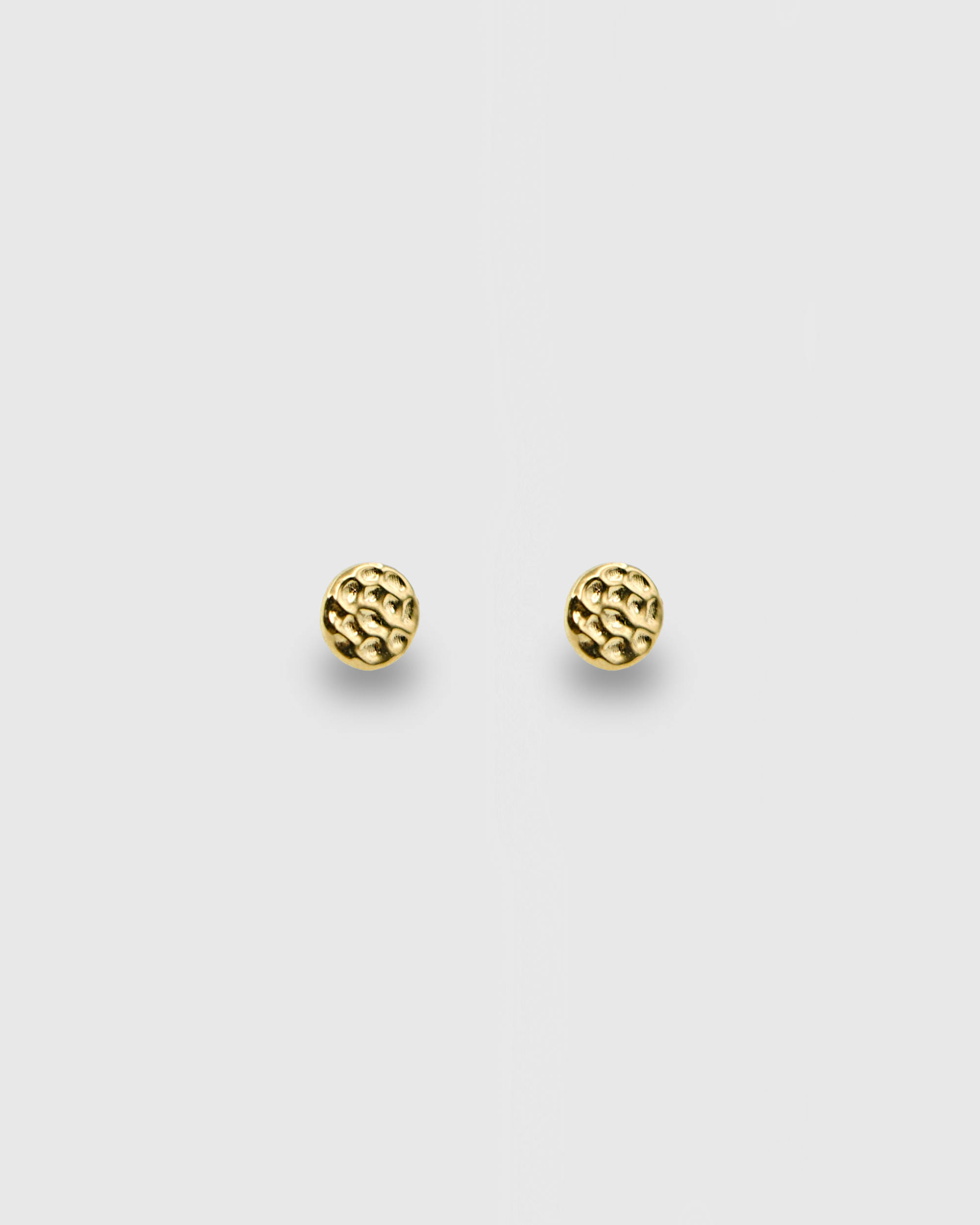 Piercing redondo martillado oro 24k PVD