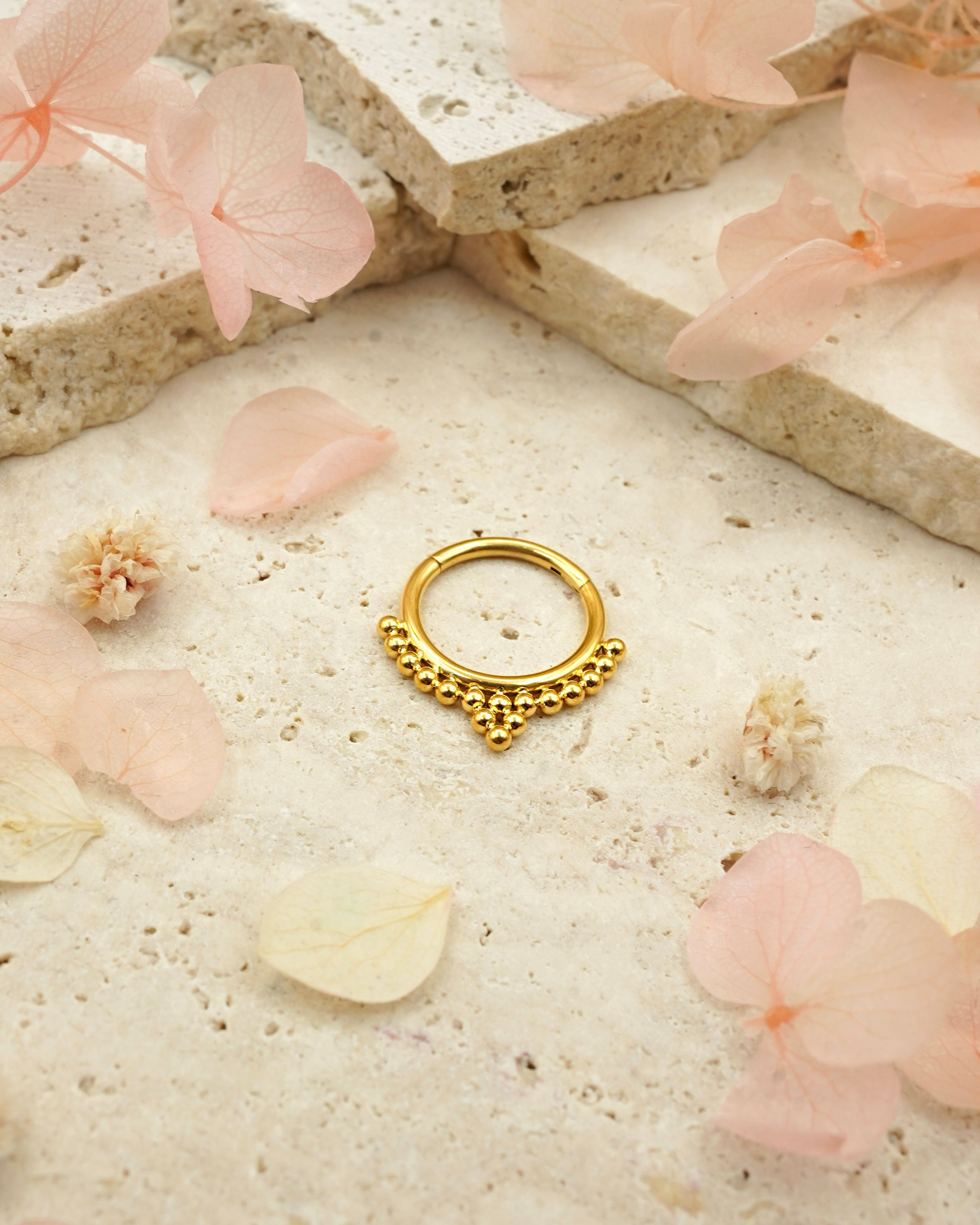Pendiente Aro oro 24k PVD con detalle de cuentas