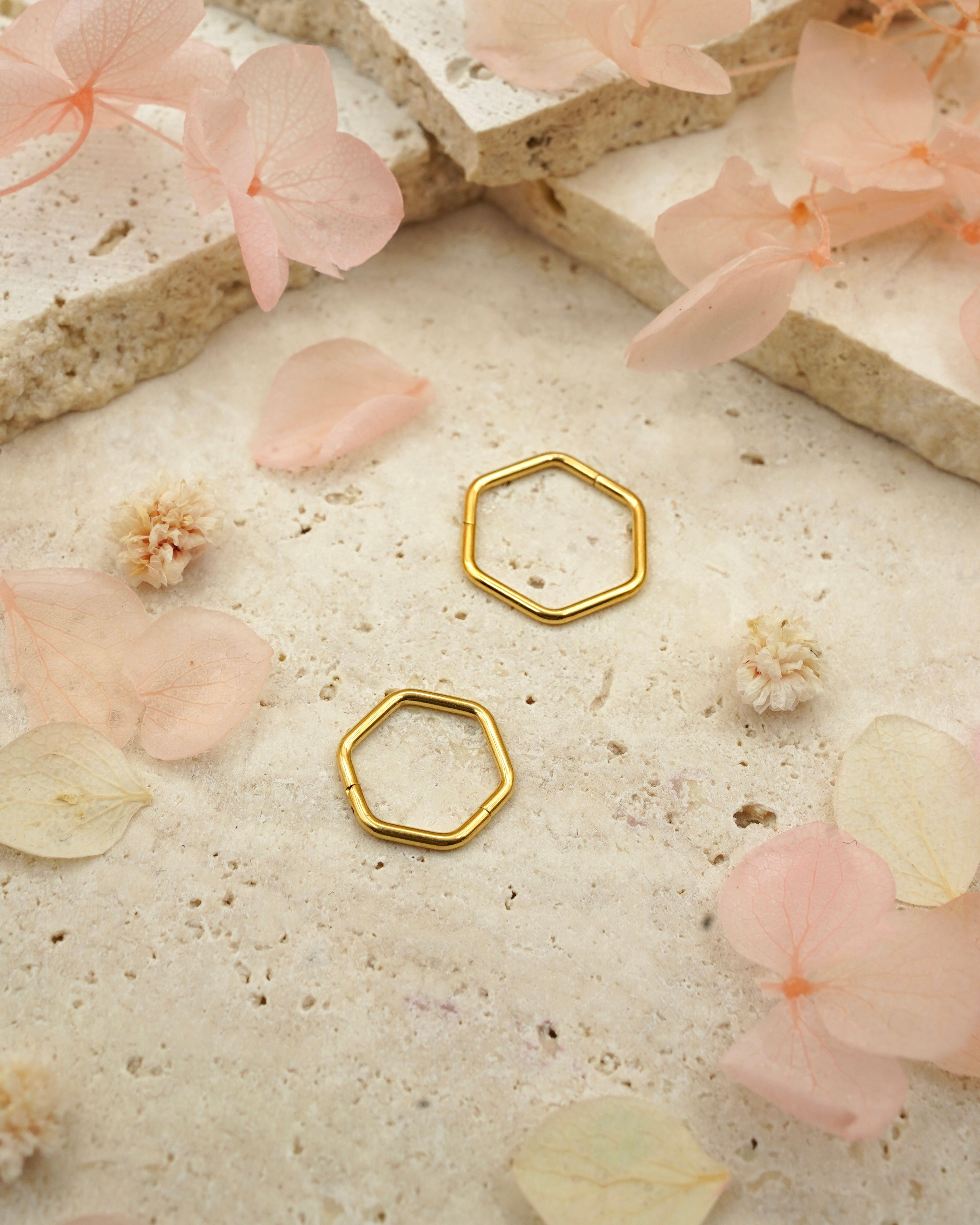 Aro hexagonal oro 24k PVD