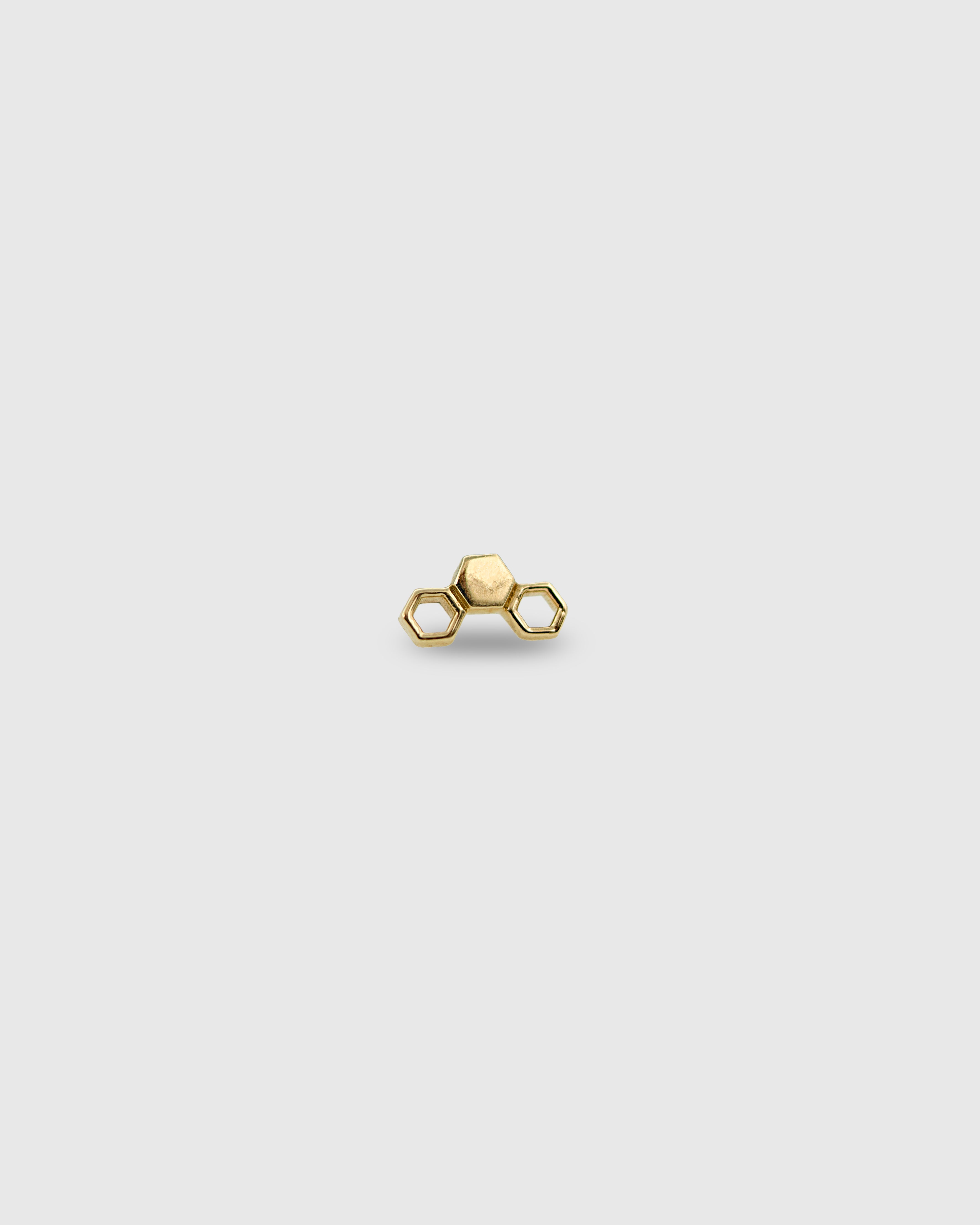 Pendiente Contorno panal de oro sólido 14k