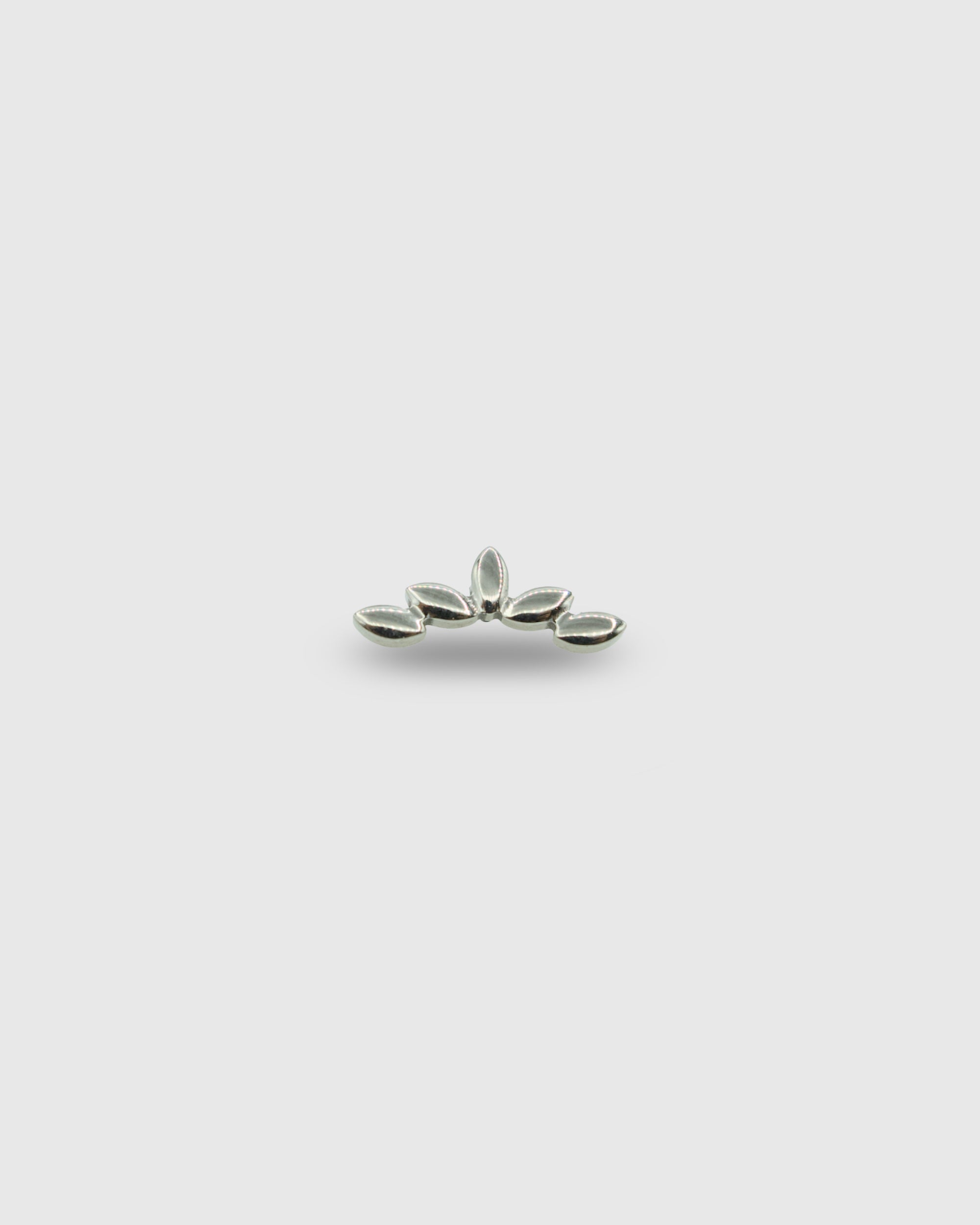 Piercing cluster cuentas ovaladas de titanio