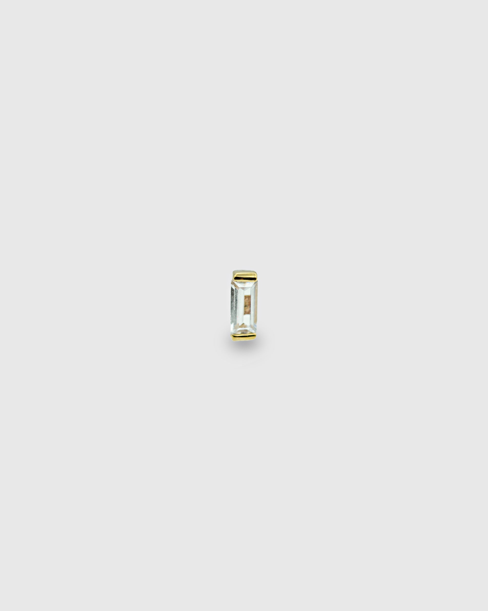 Piercing de oro sólido 14k con circonita rectangular