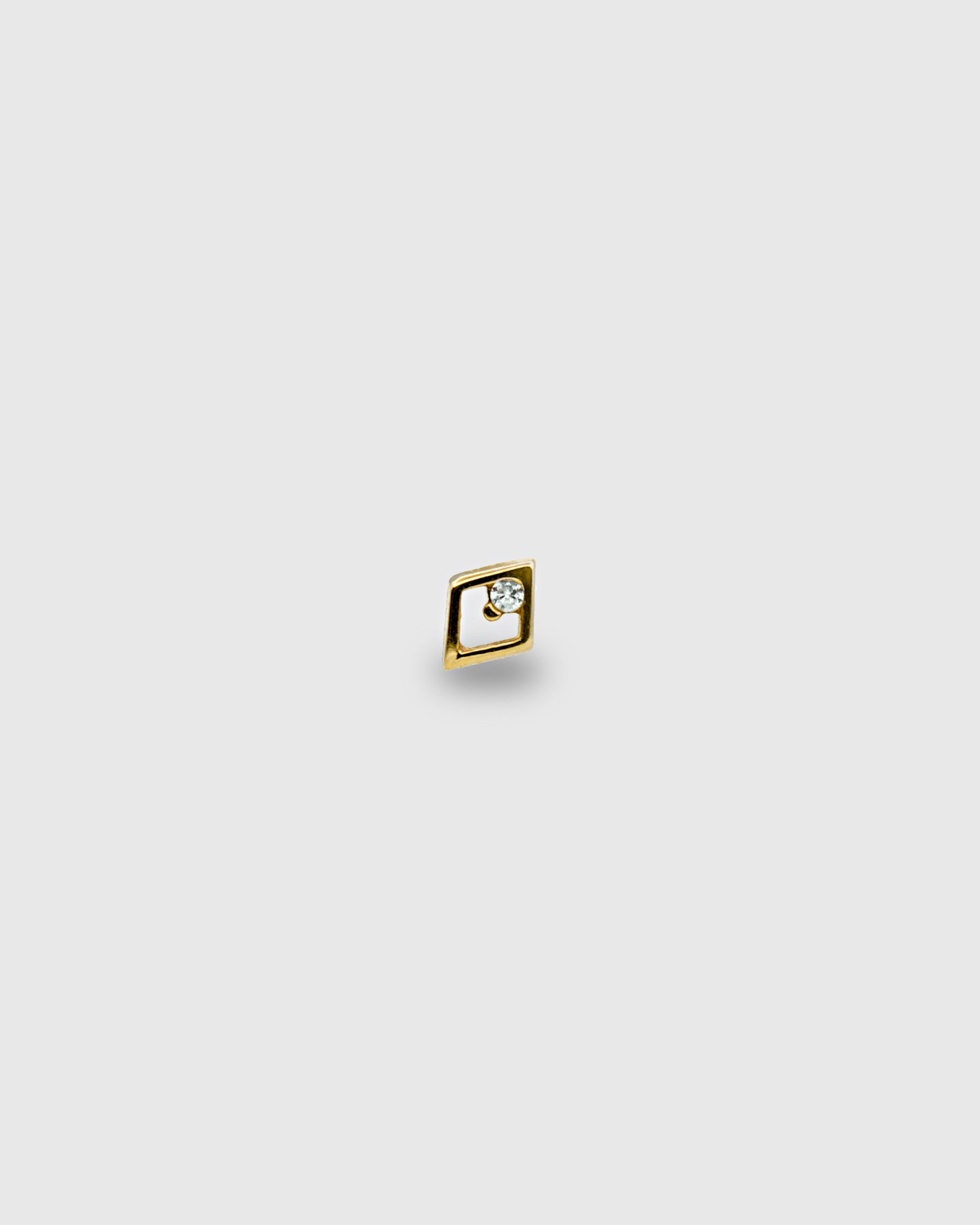 Piercing Rombo de oro sólido de 14k con circonita