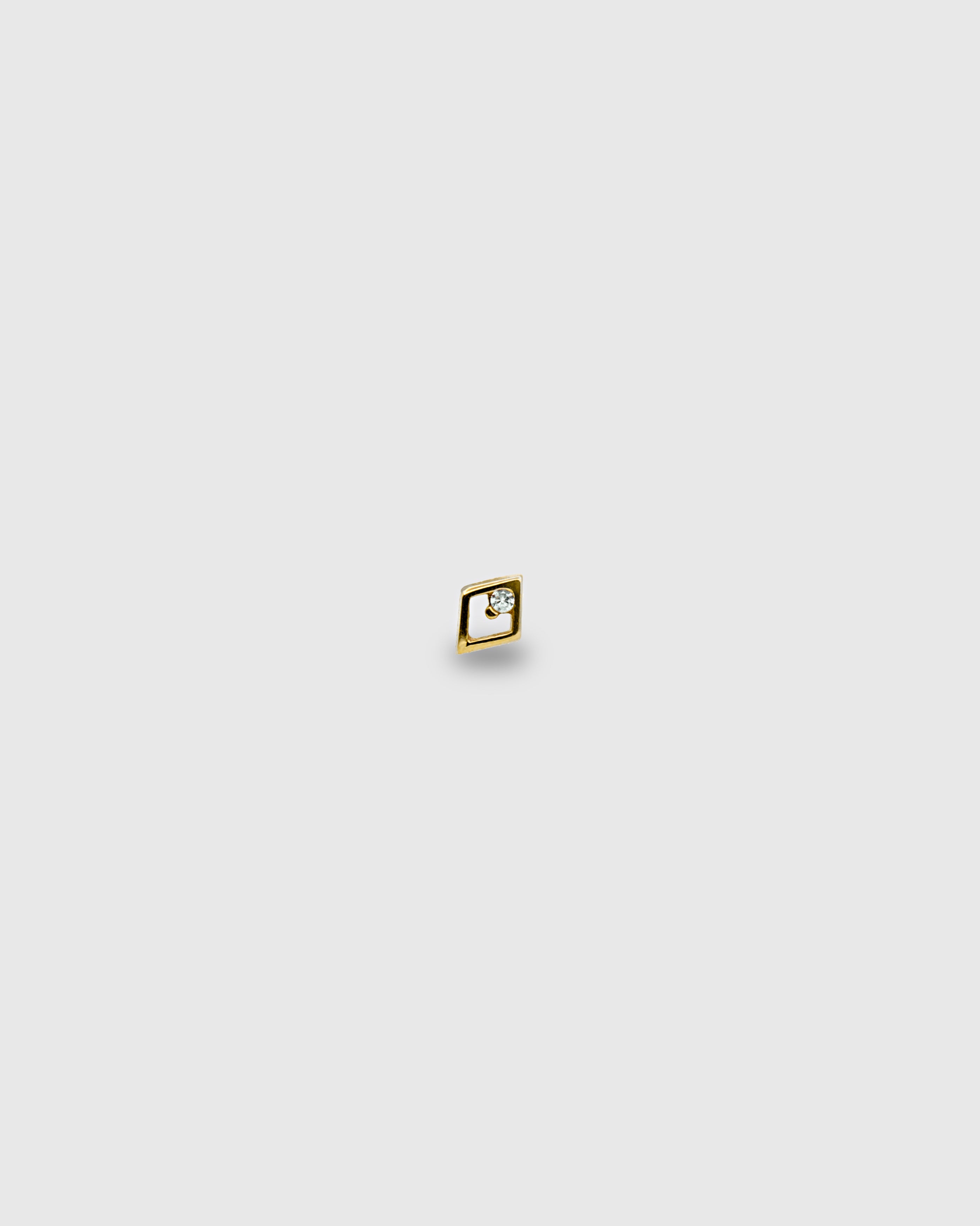 Piercing Rombo de oro sólido de 14k con circonita